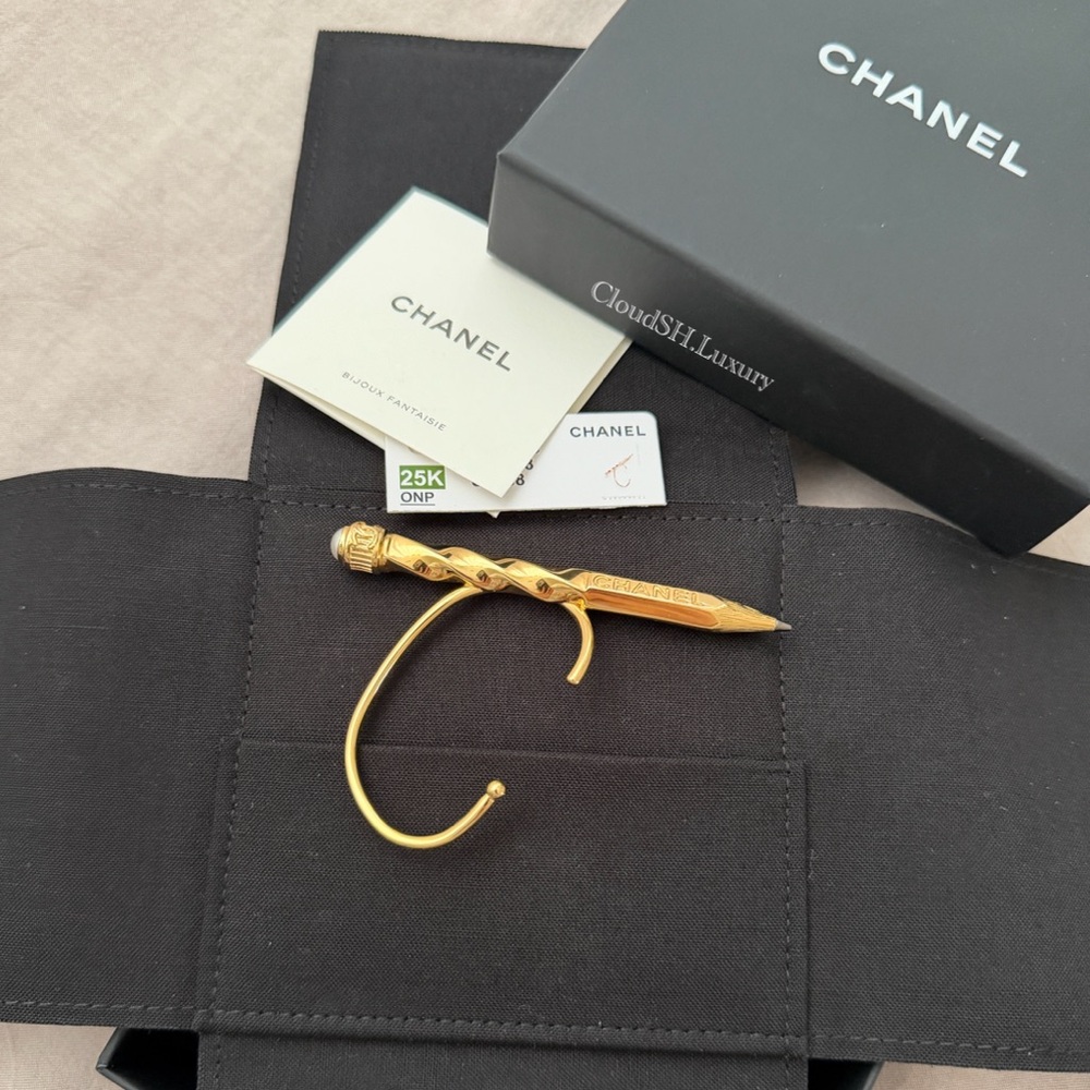 Auth BN Chanel ABG698 Pencil Earring Jewel Earcuff - Gold Hardware